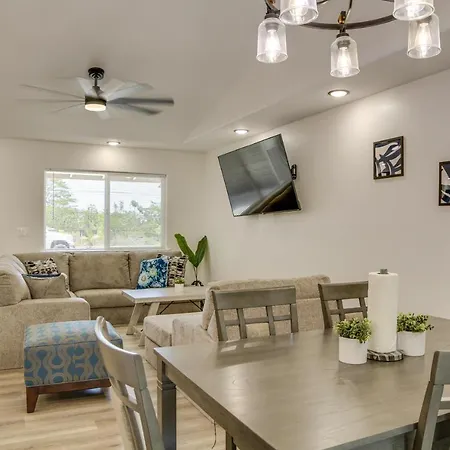 Keaau Getaway With Patio, 3 Mi To Shipman Beach!
